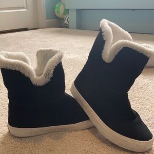 Black fuzzy boots